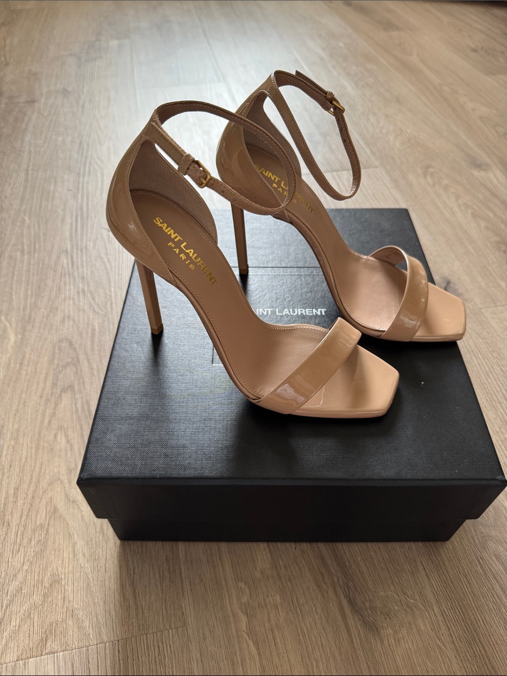 Saint Laurent Nude Patent Leather Ankle-Strap Sandals with Gold Logo - Picture 2 of 6